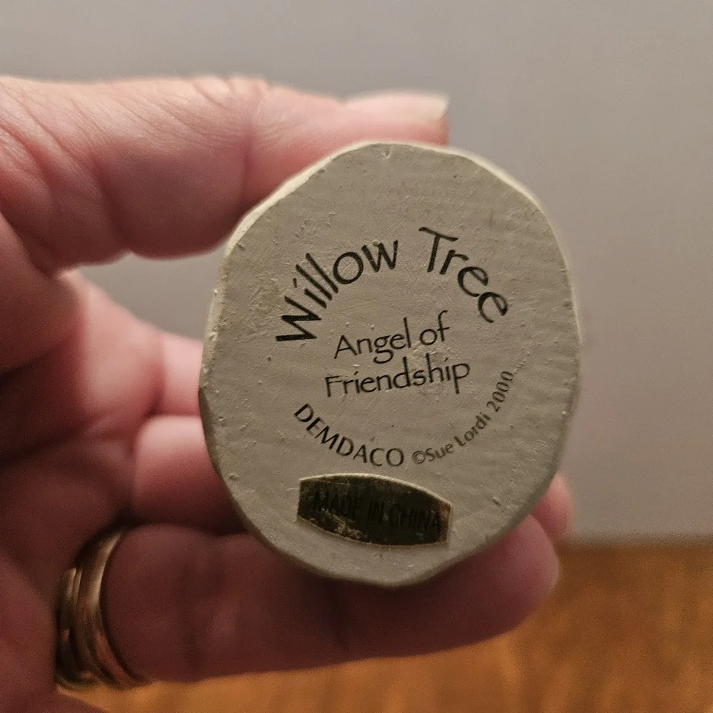Willow Tree Angel of Friendship 1999 Figurine - Picture 2 of 3